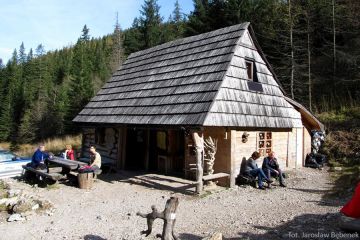 Schronisko (herbaciarnia) w Dolinie Strążyskiej - schroniska - schronisko - Tatry