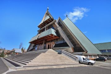 Sanktuarium Matki Bożej Objawiającej Cudowny Medalik - kościoły i msze święte - kościół - Zakopane